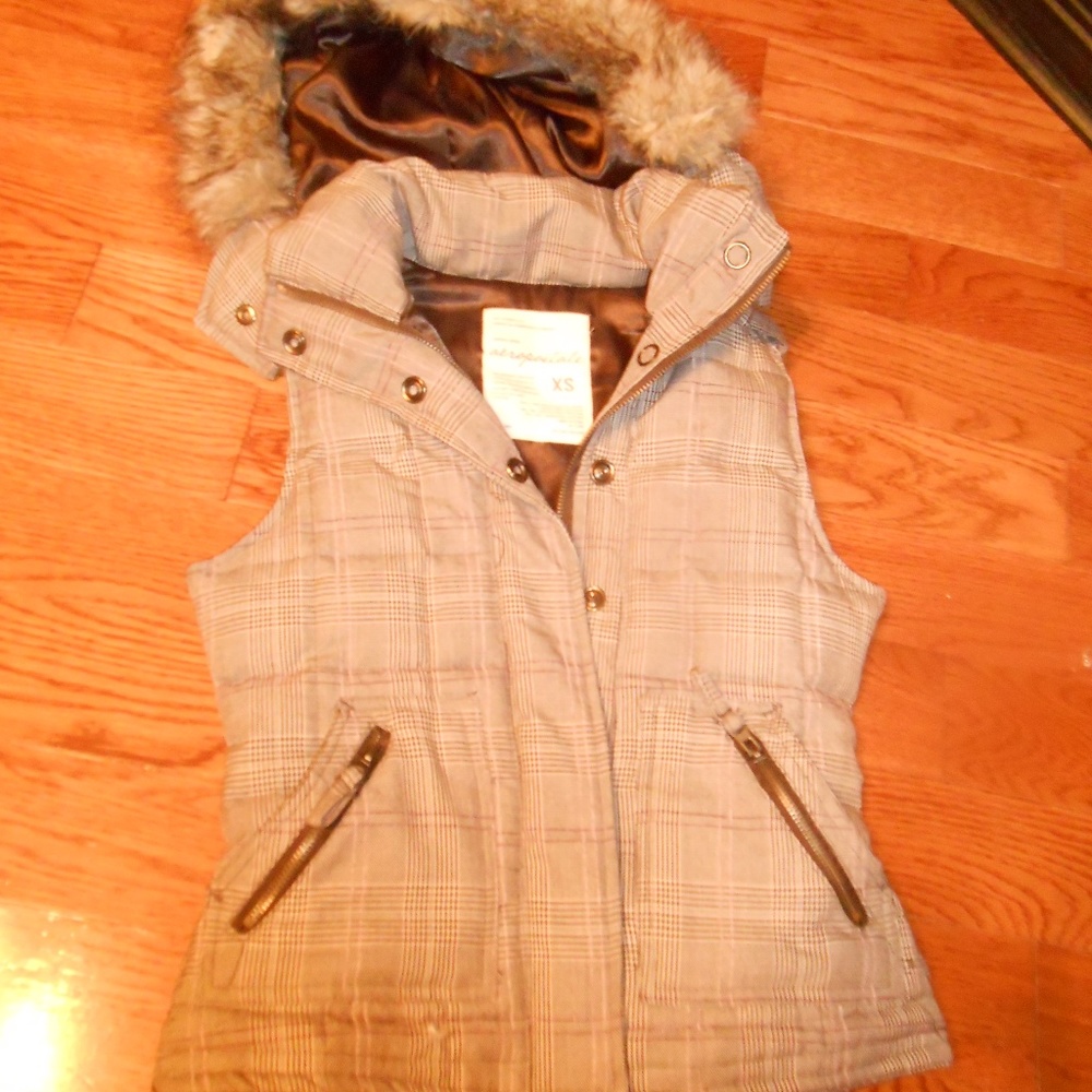 Aeropostale brown plaid vest